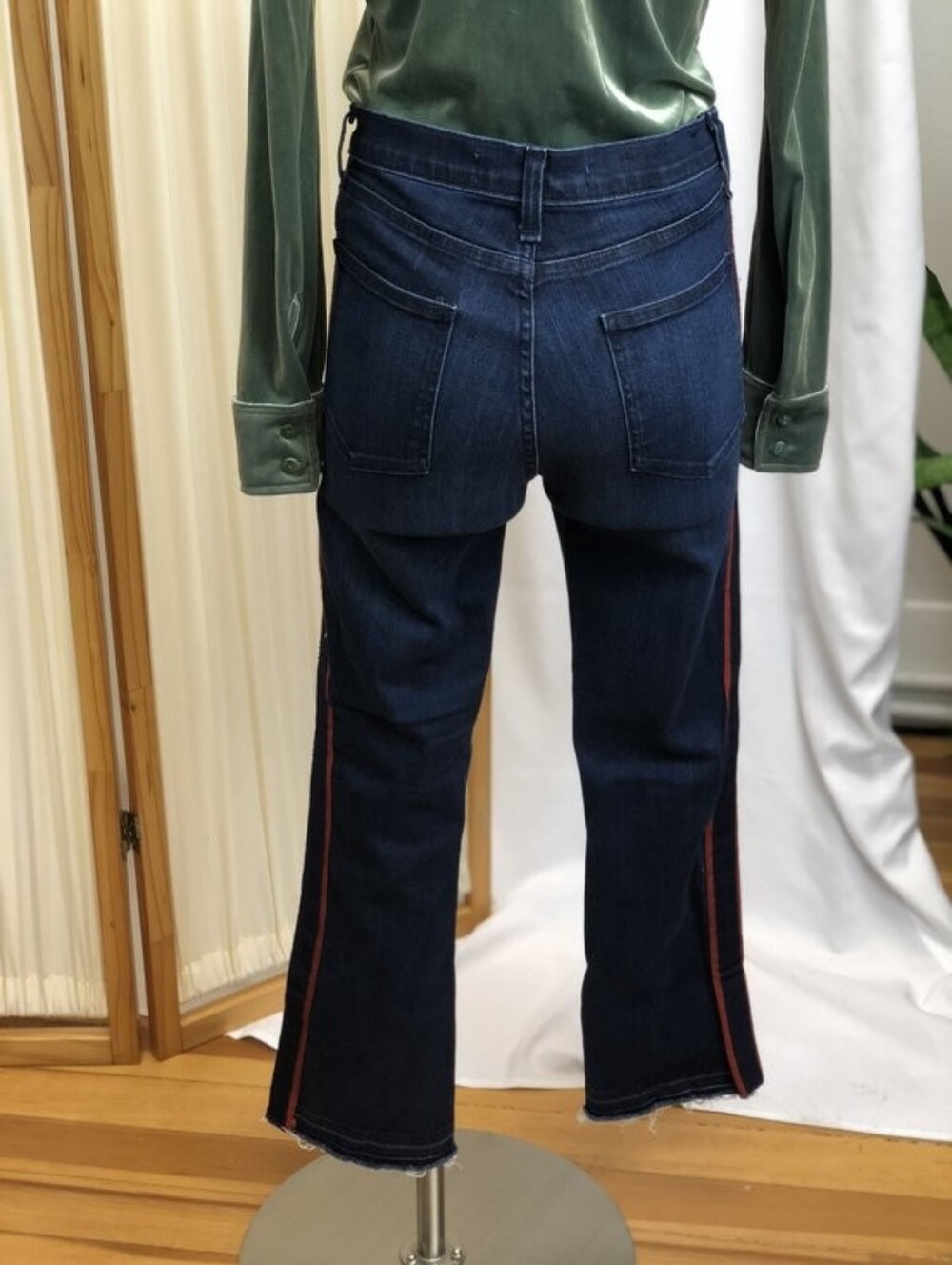 Excellent condition! Veronica Beard Carolyn Baby Boot Jeans Midnight, Size 28 - Picture 4 of 13